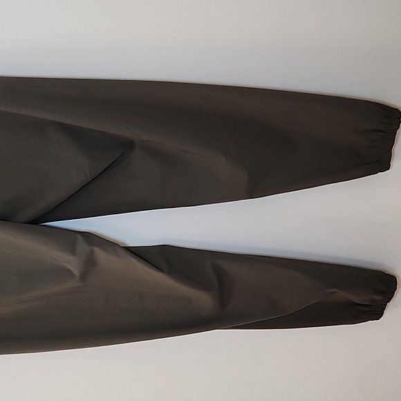 Vuori Women's Miles Olive Jogger Pants Size Meduim - Picture 9 of 16